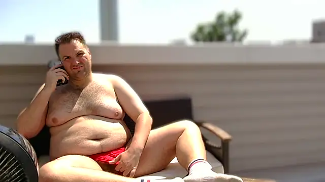 Pokazy przed kamerką – ChubbyGayBigFeet