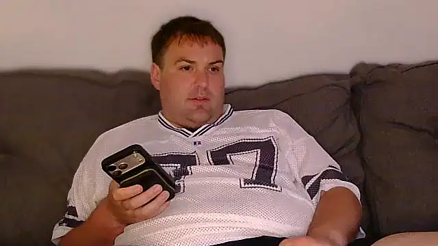 Pokazy przed kamerką – ChubbyGayBigFeet