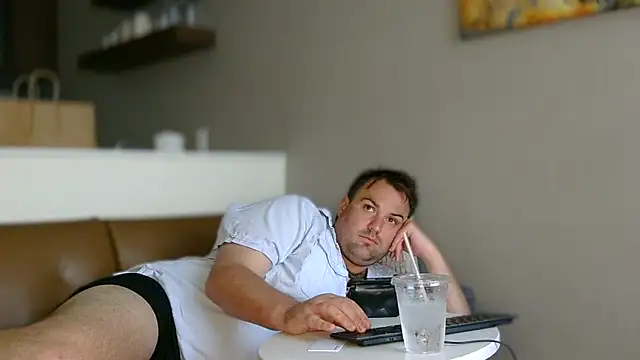 ChubbyGayBigFeet's Webcam Show