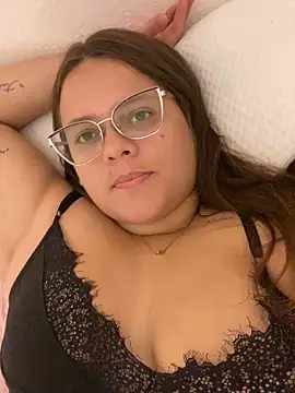 Laryssinha_69's Webcam Show