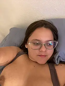 Show modela Laryssinha_69 na web-kameri