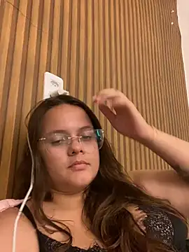Show de Laryssinha_69 na webcam