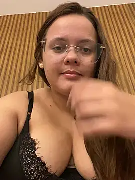 Laryssinha_69's Webcam Show
