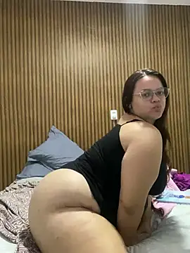 Show de Laryssinha_69 na webcam