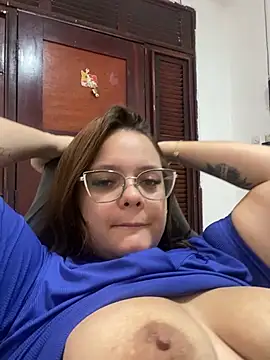 Show de Laryssinha_69 na webcam