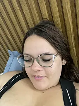 Laryssinha_69 网络视讯表演