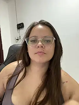 Show de Laryssinha_69 na webcam