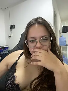 Show de Laryssinha_69 na webcam
