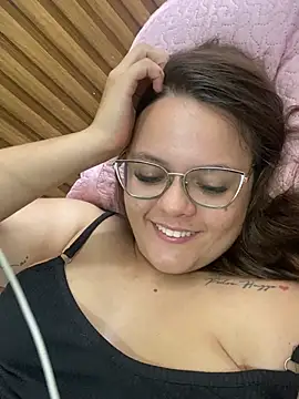 Show de Laryssinha_69 na webcam