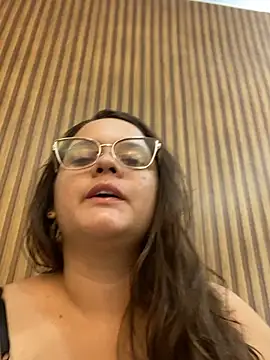 Laryssinha_69 网络视讯表演