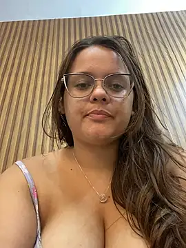 Show de Laryssinha_69 na webcam