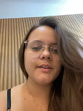 Show de Laryssinha_69 na webcam