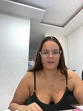 Show de Laryssinha_69 na webcam