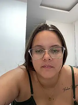 Laryssinha_69's Webcam Show
