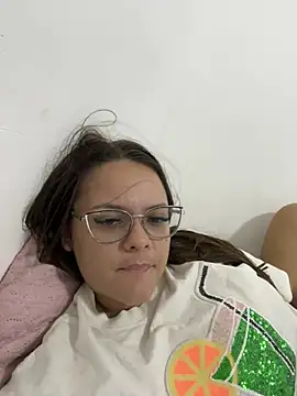 Show de Laryssinha_69 na webcam