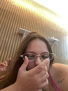 Show de Laryssinha_69 na webcam