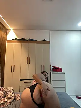 Show de Laryssinha_69 na webcam