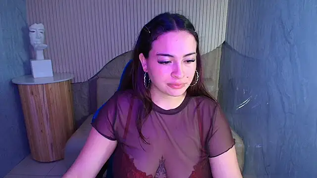 Kiara_Moon_r Adlı Modelin Web Kamerası Şovu