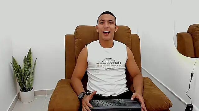 عرض كام Chirs_Arthus
