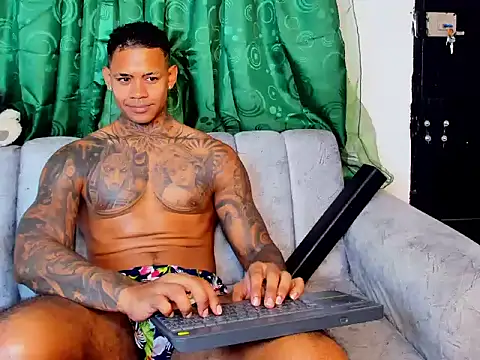 Jared_Kushhs Show in webcam
