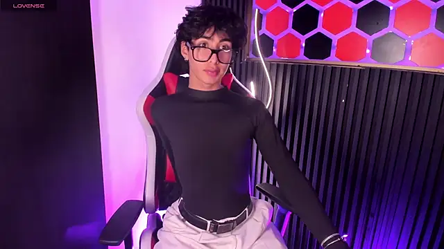 SantyFoxxs: вебкам-шоу