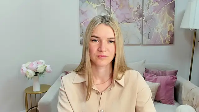 RoxyReignn XXX чат на живо