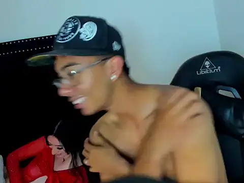LoganNRose webcam show