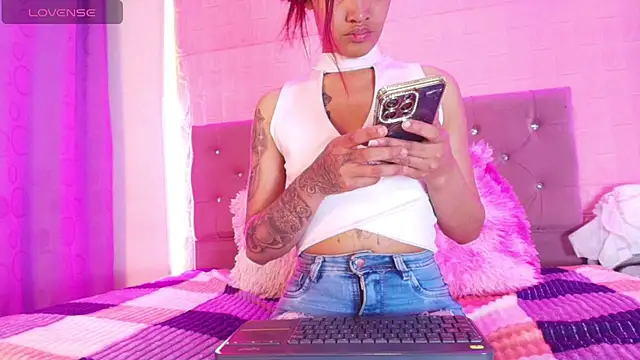 Slut_Nasty webkamerás műsora