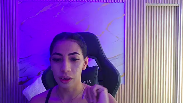 Pokazy przed kamerką – Naho_19