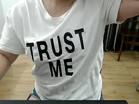 Maia_9999 Show in webcam