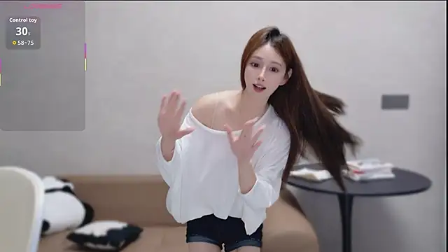 Lynne-1 网络视讯表演