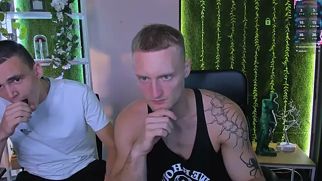Show modela mike_crist na web-kameri