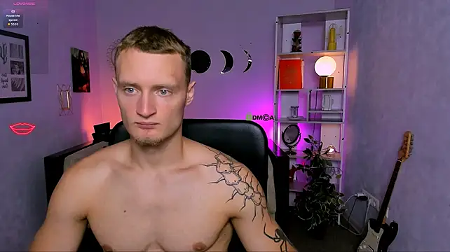 Show modela mike_crist na web-kameri