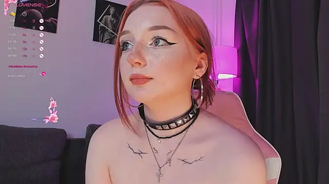 ElaraHex's Webcam Show