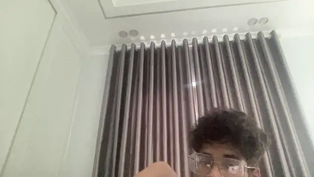 trillionzrecords249 Show in webcam