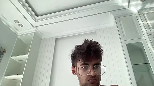 trillionzrecords249 Show in webcam