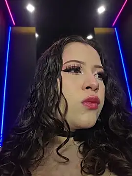 DollyRoseeのライブXXXチャット