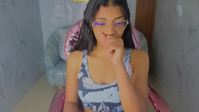 valentina_gomez_s Adlı Modelin Web Kamerası Şovu