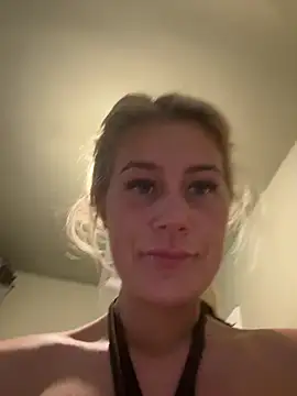 הופעת וובקאם של quirkyprincess