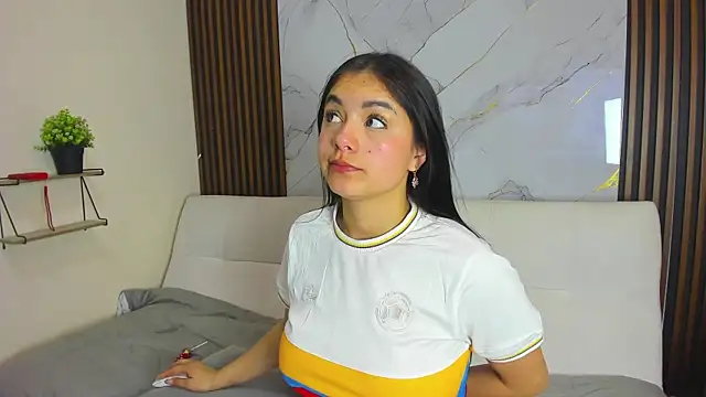 Zoe_Queens' Live XXX Chat
