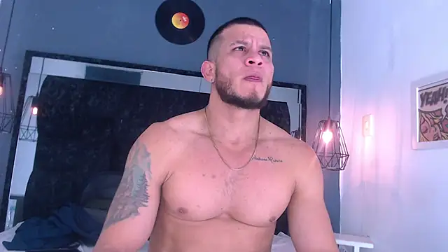 Maximiliano_Stronge's Webcam Show