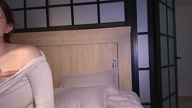 Daphne_and_Roger_ webcam show