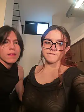 הופעת וובקאם של Daphne_and_Roger_