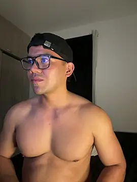 ENZODELEON's Webcam Show