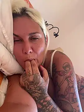 Sofia_beee Webcam show