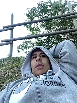 jhuan99 Show in webcam
