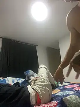 Show modela jhuan99 na web-kameri
