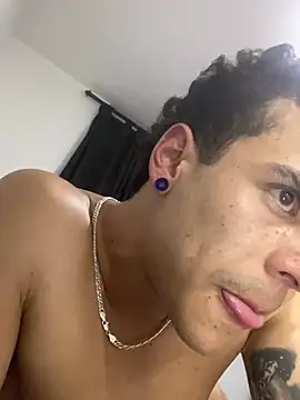 jhuan99's Live XXX Chat