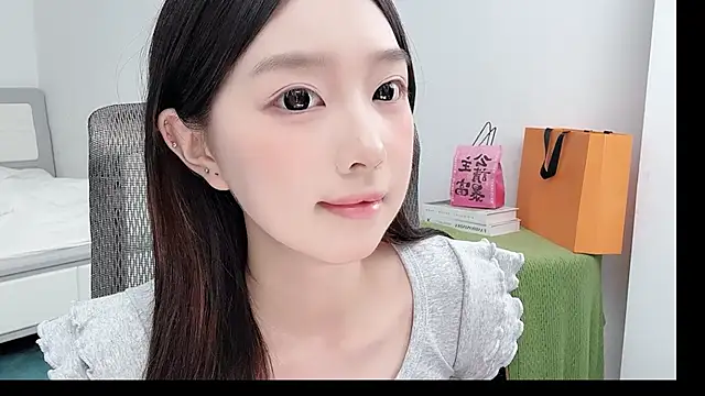 Yoyo33355 网络视讯表演