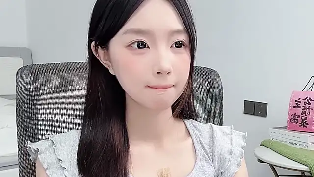 Yoyo33355 网络视讯表演